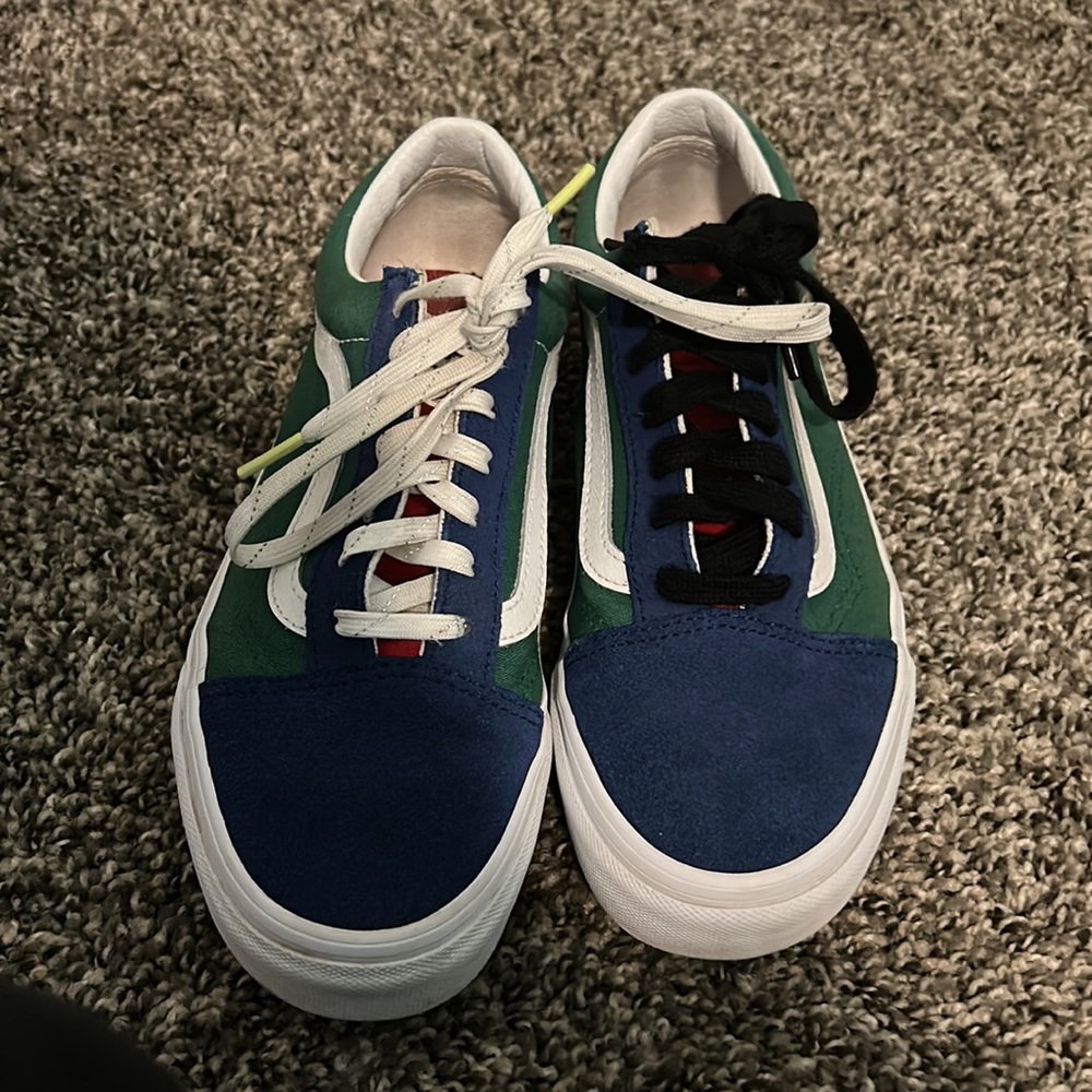 Colorful vans - Picture 2 of 4